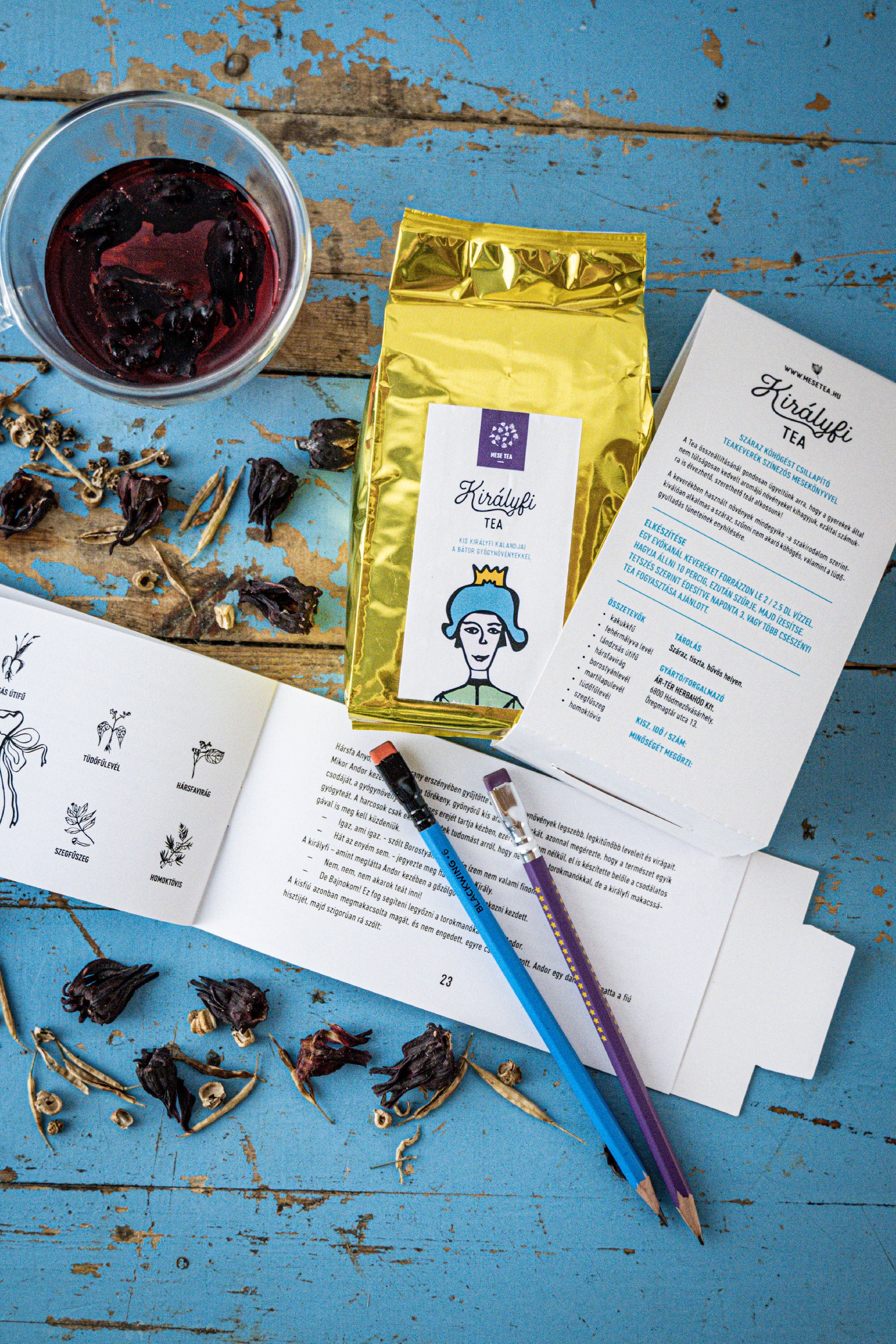 kiralyfi szinezofuzet